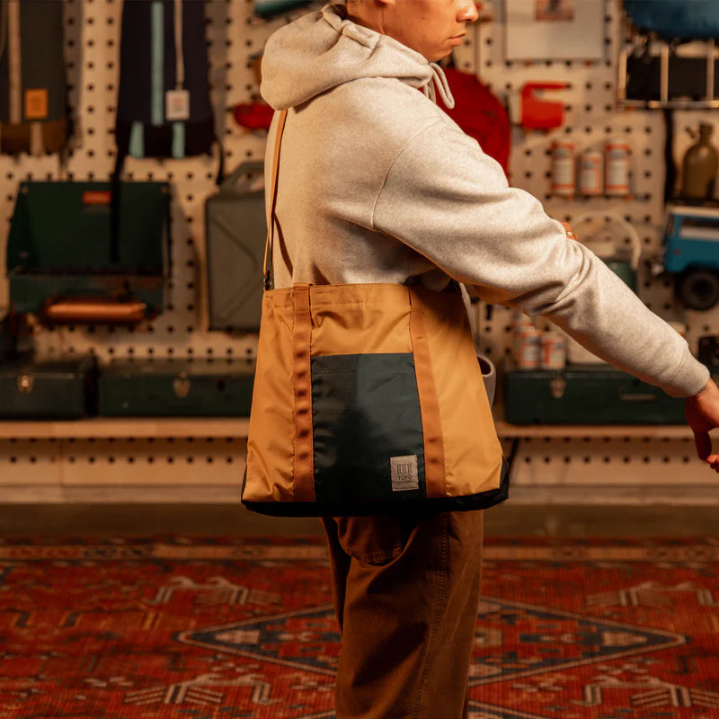 Mountain Essential Tote Forest/Bone White