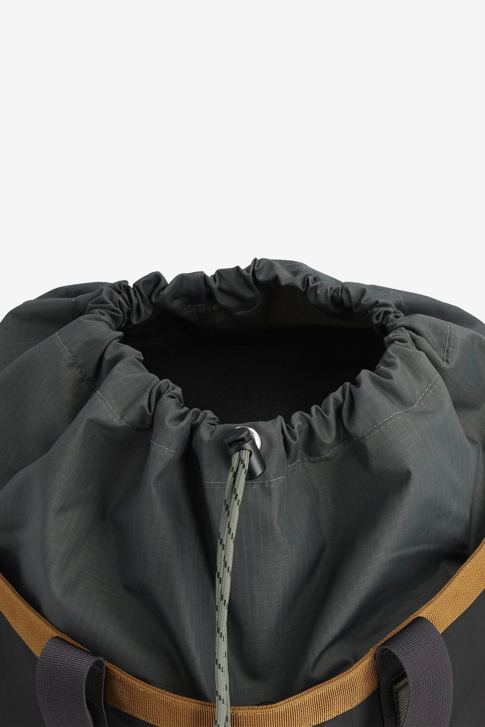 Mountain Utility Tote 33L Black/Neutral