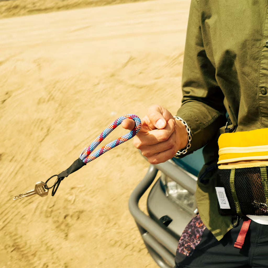 Crux Key Clip Black/White