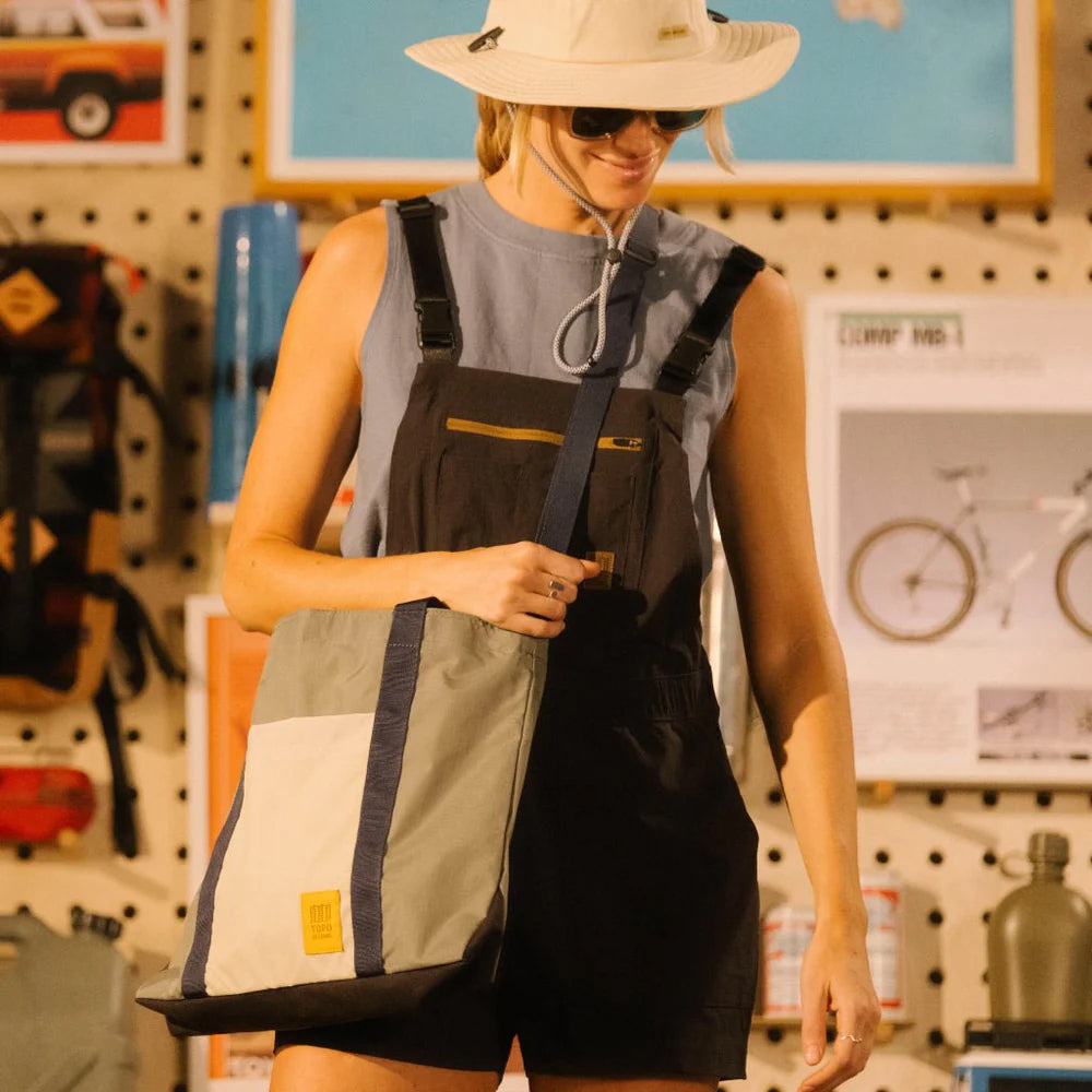 Mountain Essential Tote Grid/Very Peri