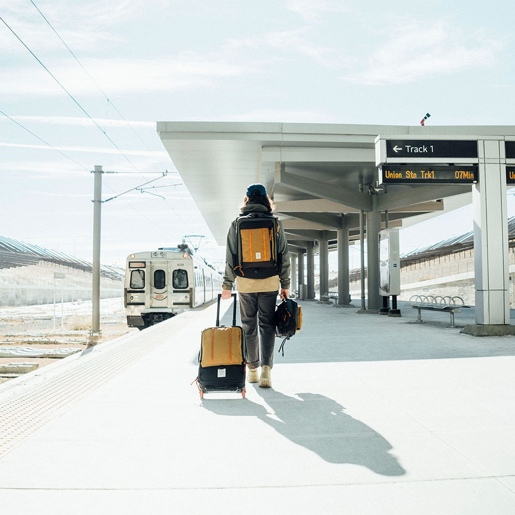 Global Travel Bag 30L Caribbean/Dark Khaki